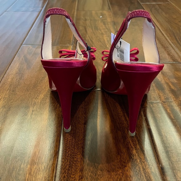 Christian Louboutin Red Bow Heels - Brand New - Picture 4 of 7